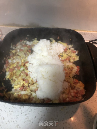 培根鸡蛋炒饭的做法步骤：4