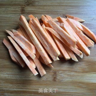 炸红薯条的做法步骤：1