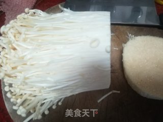 酥炸椒盐金针菇的做法步骤：1