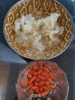 银耳杞子饮的做法步骤：1