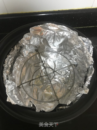 砂锅烤鸡翅的做法步骤：2