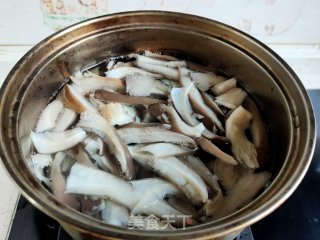 肉片烧平菇的做法步骤：2
