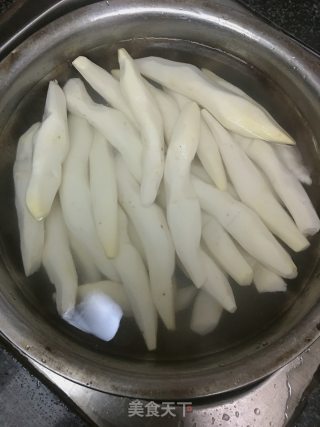 姜薯蛋花甜汤的做法步骤：1