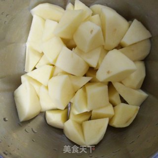 脊骨炖土豆的做法步骤：1