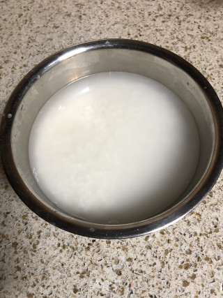 糯米卷的做法步骤：1