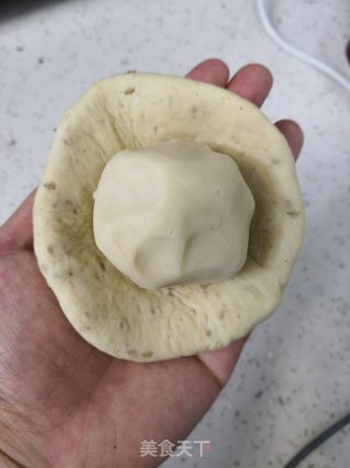 五香烧饼的做法步骤：2