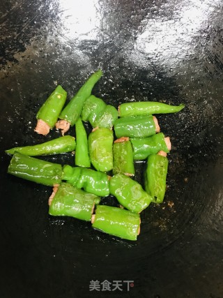 煎辣椒培根卷的做法步骤：4
