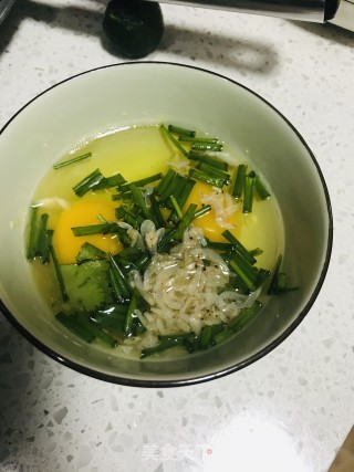 虾皮煎蛋的做法步骤：2