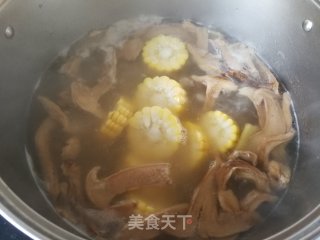 松茸玉米排骨汤的做法步骤：11