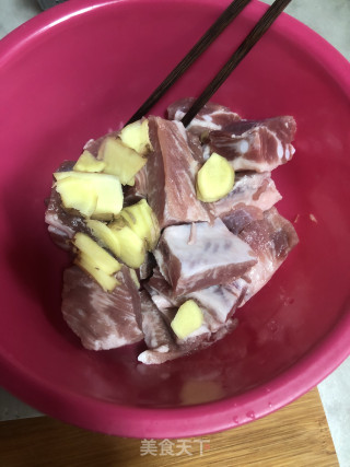 椒盐排骨的做法步骤：2