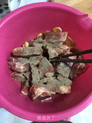 椒盐排骨的做法步骤：5