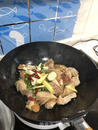 三汁焖鸡的做法步骤：4