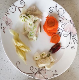 白菜炖豆腐的做法步骤：1