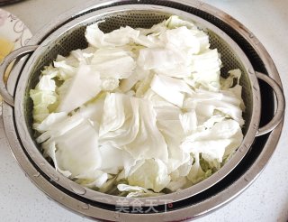 酸辣白菜的做法步骤：1