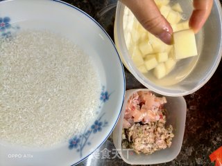 爆炒土豆蒸饭的做法步骤：1