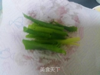 葱油黄面条的做法步骤：3