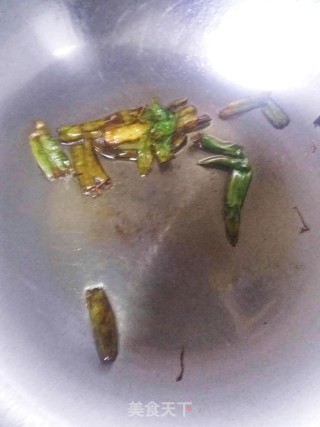 葱油黄面条的做法步骤：4
