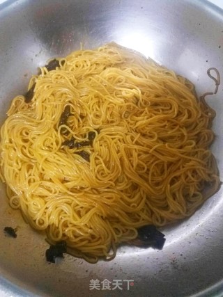 葱油黄面条的做法步骤：6