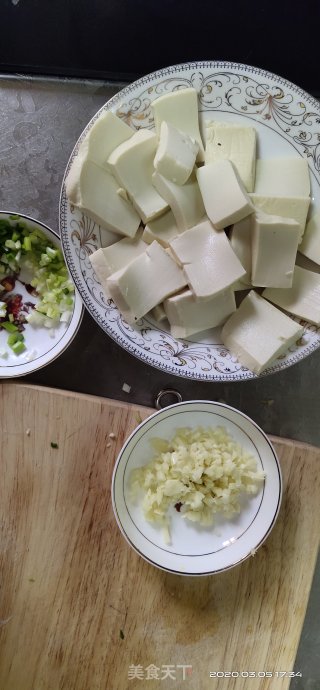 麻婆豆腐的做法步骤：1