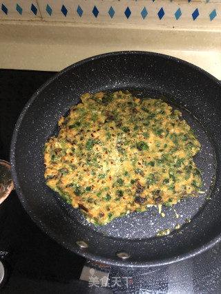 脆香韭菜肉馅儿饼的做法步骤：5