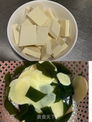 炸土豆片（街边小吃）的做法步骤：1
