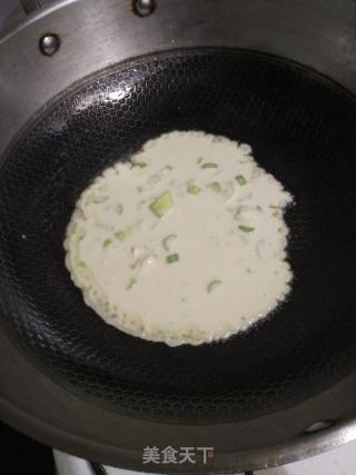 葱花鸡蛋饼的做法步骤：3