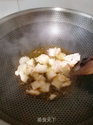 甘蓝球炒肉的做法步骤：3