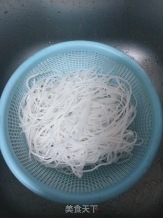 猪肉炖粉条的做法步骤：2