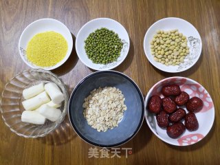 小米山药杂粮粥的做法步骤：1