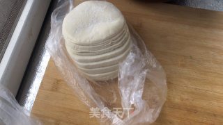 香菜猪肉水饺的做法步骤：2
