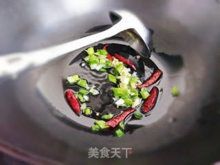 回锅肉炒芹菜的做法步骤：6