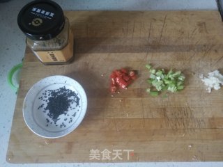 麻酱米粉的做法步骤：1