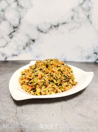 胡萝卜芹菜炒饭的做法步骤：8