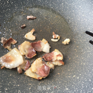 猪肉辣白菜炒金针菇拌面的做法步骤：9