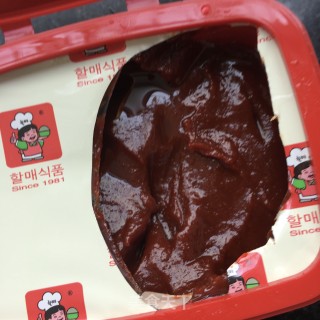 猪肉辣白菜炒金针菇拌面的做法步骤：16