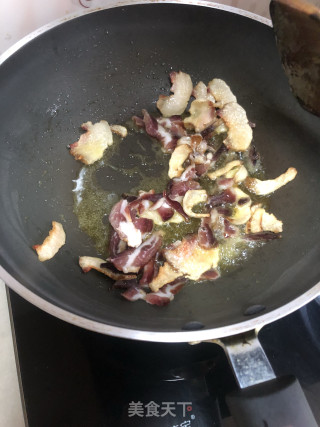 腊肉炒芦笋的做法步骤：5