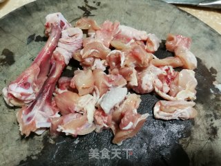鸡腿焖饭的做法步骤：1