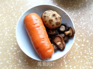鸡腿焖饭的做法步骤：3