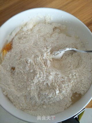 酥脆麻花的做法步骤：1