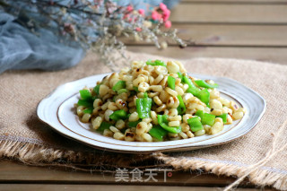 青椒炒嫩玉米粒的做法步骤：8