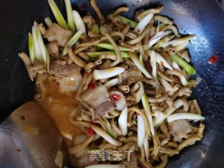 青蒜炒鸭肠的做法步骤：10