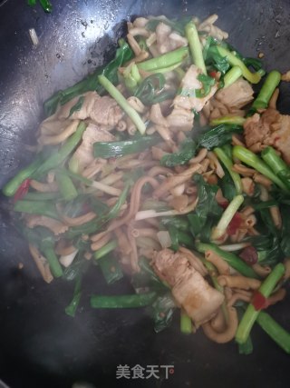 青蒜炒鸭肠的做法步骤：11