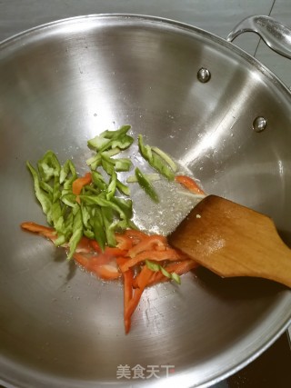 清炒手撕包菜的做法步骤：3