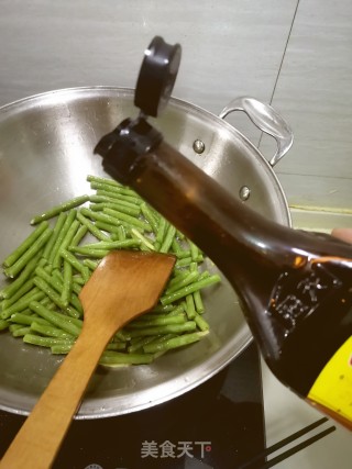 青椒炒豆角的做法步骤：5
