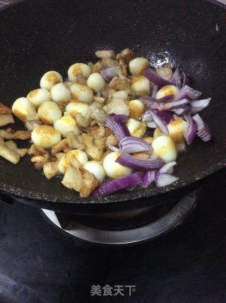 五花肉与虎皮蛋的搭配做法的做法步骤：4