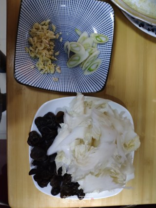 醋溜白菜的做法步骤：2