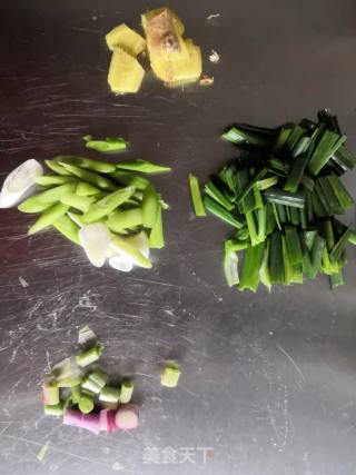 烧带鱼的做法步骤：2