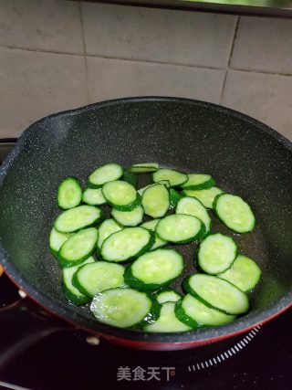 煎青瓜的做法步骤：5
