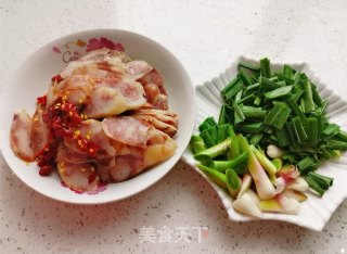 炒香肠的做法步骤：3