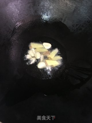 椒盐懒尿虾的做法步骤：6